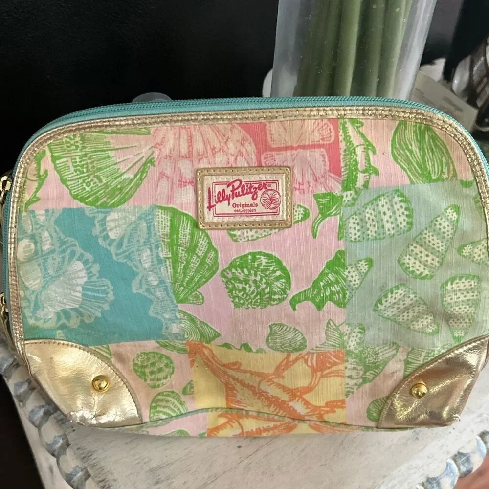 Vintage Lilly Pulitzer seashell themed pink turquoise large cosmetic case. As is